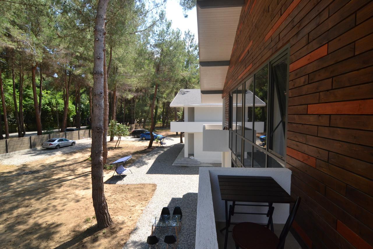 Hotel Apra Pizunda Exterior photo