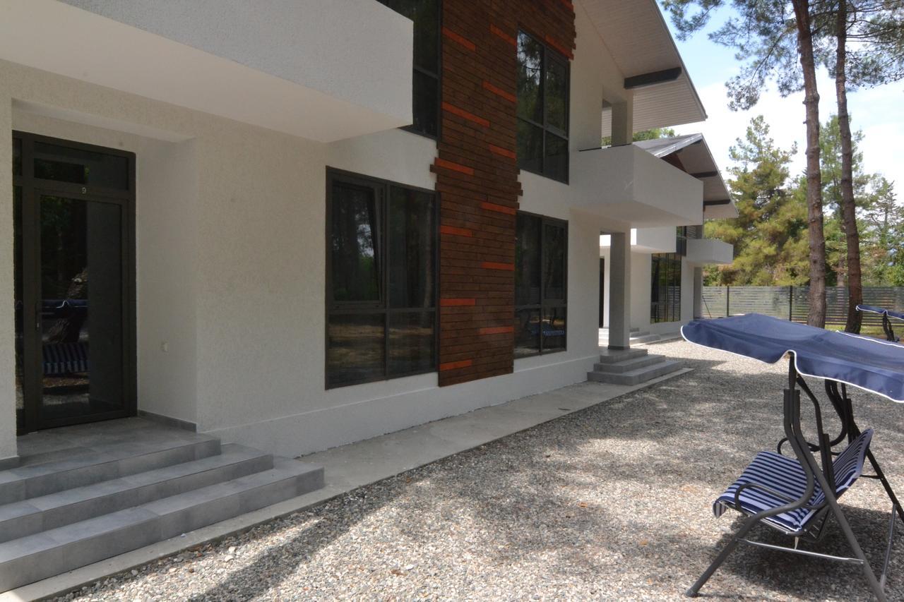 Hotel Apra Pizunda Exterior photo